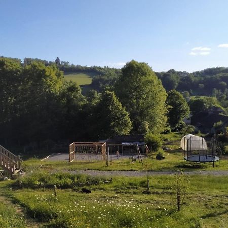 Carazen , Caravane Chauffee Saint-Sylvain-Bellegarde エクステリア 写真